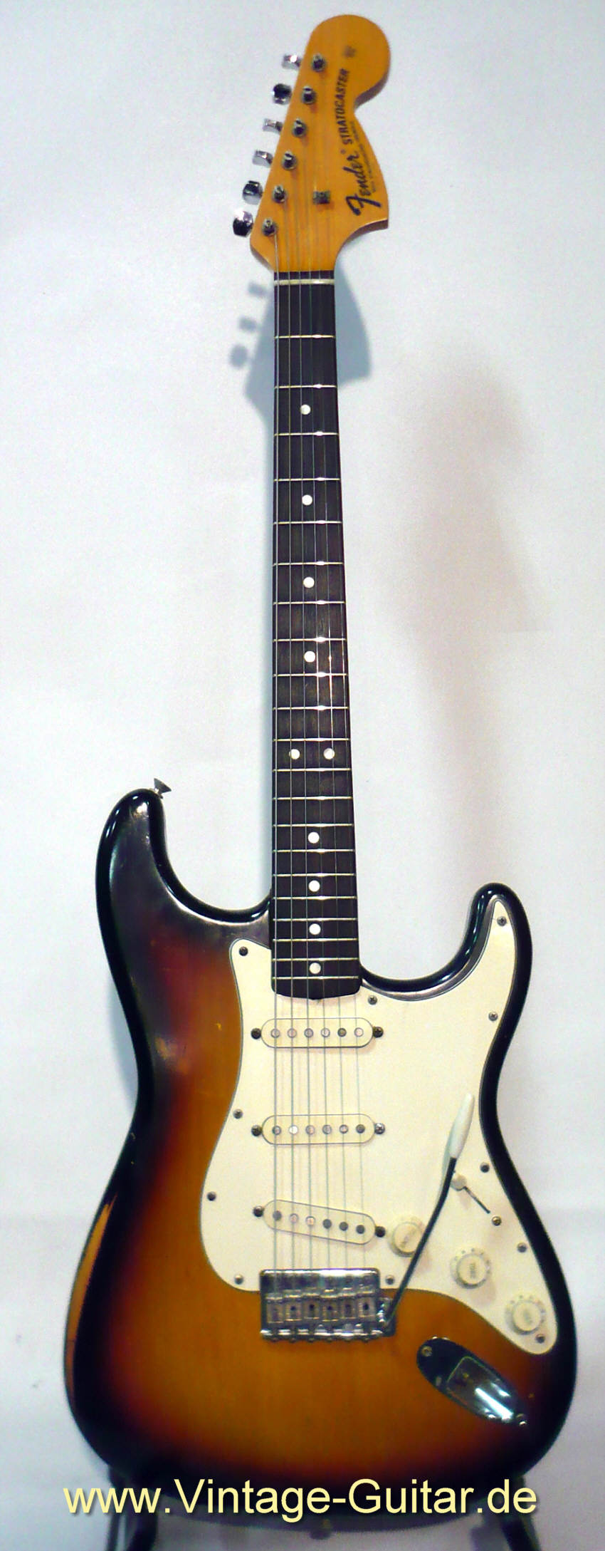 Fender Stratocaster 1971 sunburst a.jpg